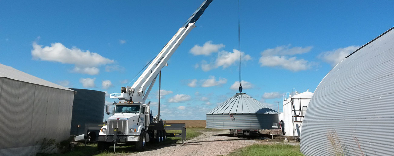 Lineweber DirtWorks Mulch Roll Offs Construction in Beatrice NE